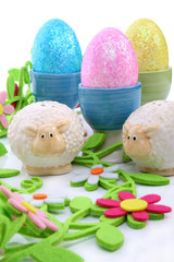 Easter eggs and sheep - obrazy, fototapety, plakaty