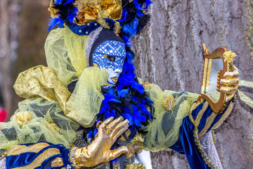 modèle au carnaval d'annecy 