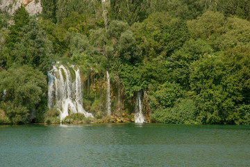Fototapeta na wymiar Roski Slap wodospady w Park Narodowy Krka w Chorwacji