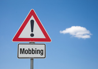 Achtung Schild mit Wolke MOBBING