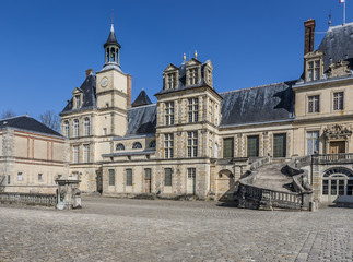 Fototapeta na wymiar Medieval landmark - royal hunting castle Fontainbleau, France