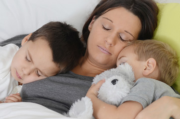 Mutter mit Kindern