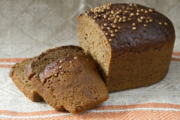 Bread with coriander seeds