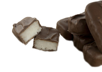 Cioccolatini al cocco ricoperti di cioccolato