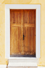 Tür eines Hauseingangs