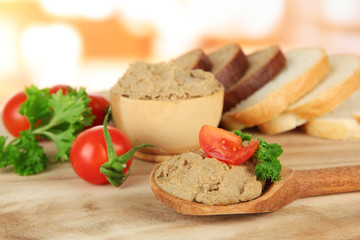 Composition of fresh pate, tomatoes and bread,