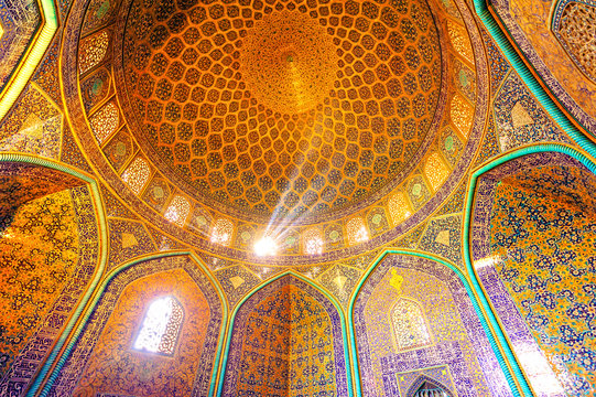 Sheikh Lotf Allah Mosque in Naghsh-i Jahan Square, Iran.