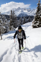 escursione con racchette da neve