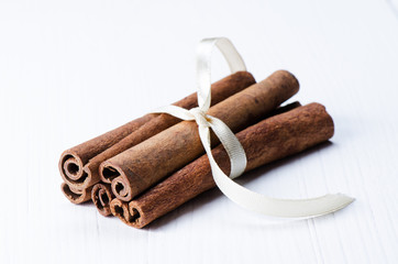 Bunch cinnamon
