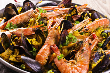 Paella mit Meeresfrüchten © HLPhoto