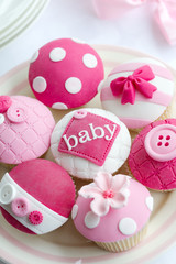 Baby shower cupcakes