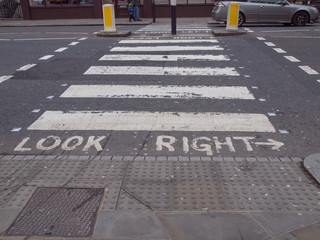 Look Right sign