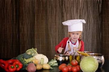 Девочка на кухне