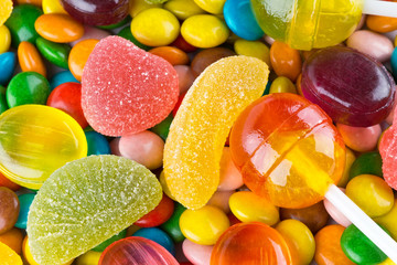 Gros plan de bonbons colorés