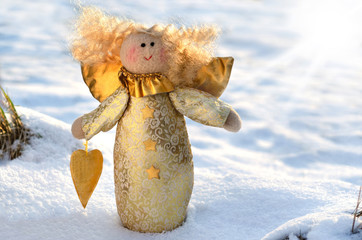 Christkind Engel an Weihnachten im Schnee - Snow Angel