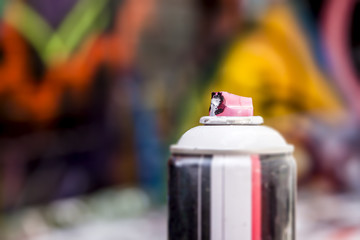 graffiti spray