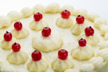 Cake with berries