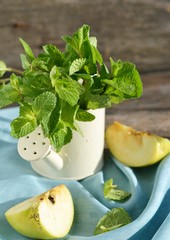Green apples and fresh mint