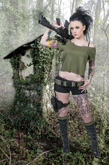 Naklejka premium Woman with Assault Rifle