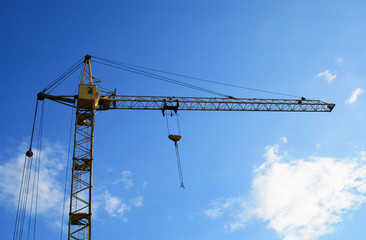 Construction crane