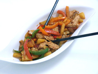 Gemüsepfanne mit Putenfleisch