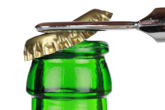 &Ouml;ffnen einer Bierflasche