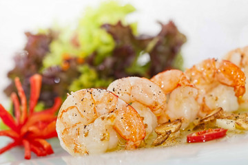 fried black tiger prawns with herbs and spices