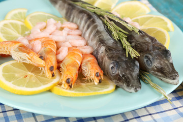 Fresh fishes with shrimp and lemon