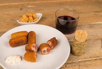 Croquetttes with ham stuffing