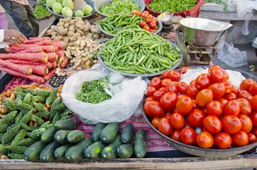 Keuken spatwand met foto various vegetables in Delhi street market, India © Alis Photo