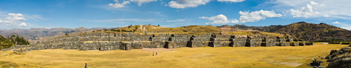 Fototapeta na wymiar Sacsayhuaman bardzo bardzo szeroka panorama strzał