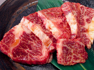 最高級ハラミ肉／和牛／焼き肉用スライス