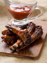 Ribs with tomato sauce