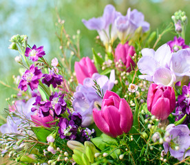 Obrazy na Szkle  Przebudzenie wiosny: kwitnący sen w kolorze fioletowym i różowym
