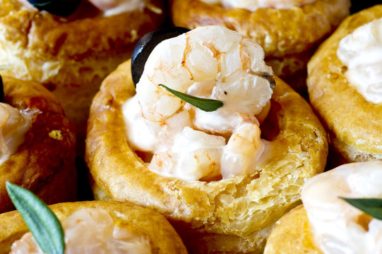voulevant with shrimps and olives sauce