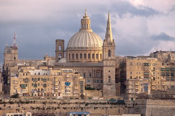 Fototapeta na wymiar La Valletta Zobacz na wieczór