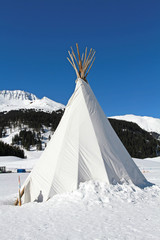 Indianerzelt © Kara