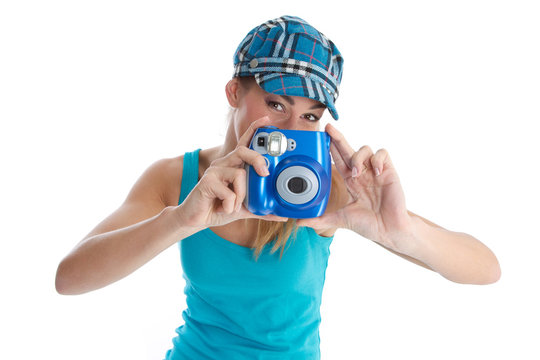 Urlaubsfoto - Fotograf weiblich mit Sofortbildkamera
