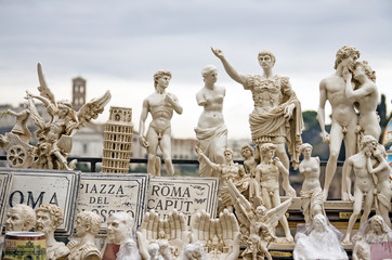 Italian famous statues and monuments