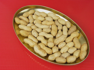 Erdnüsse im Schale