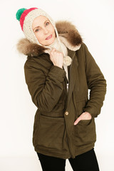 attraktive Dame im winterlook