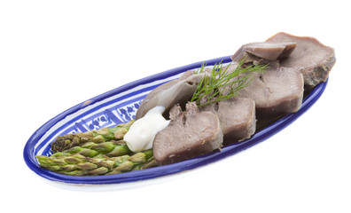 Fillet of pork tongue with asparagus