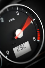 Diesel car tachometer, when driving at high speed. The red indicator on the tachometer is approaching 4000.