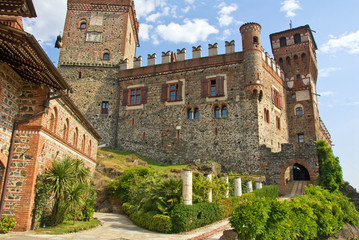 Castello di Pavone - obrazy, fototapety, plakaty