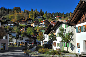 Fototapeta premium Typische bayrische Häuser Mittenwald