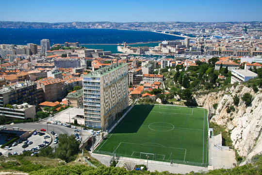 stade de football à marseille