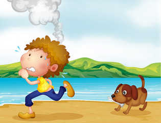 Un garçon qui court avec son chien