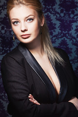 Naklejka premium Portrait of beautiful stylish lady.