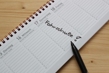Notiz im Kalender Fahrschule Führerschein