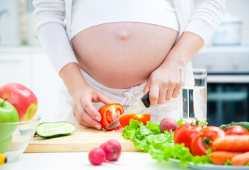 Obraz na płótnie Canvas ciąża i gotowanie